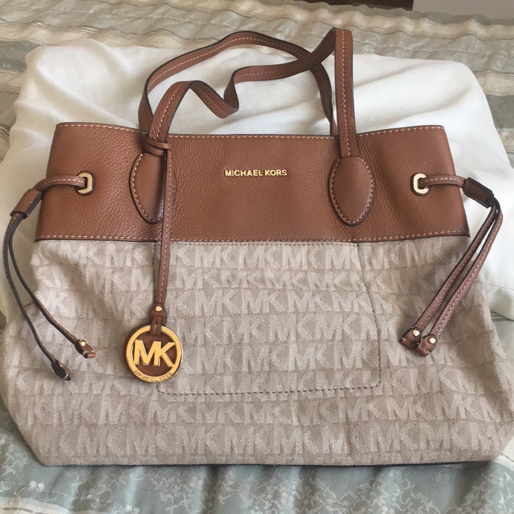 Michael Kors Marina Bag